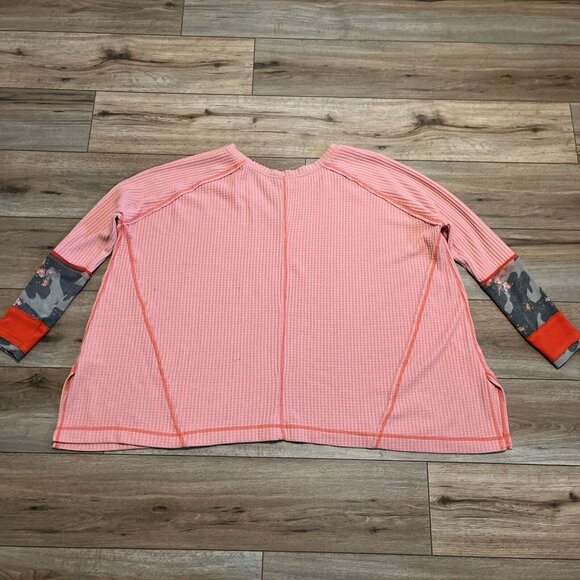 Women's We the Free Camo Cuff Waffle Knit Top SZ Large Thermal Oversized Pink - Picture 9 of 11